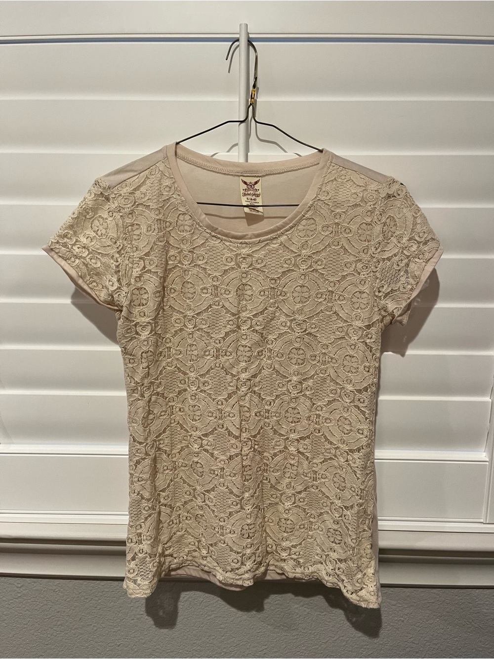 Lace Front Short Sleeve Top Size S (4-6)